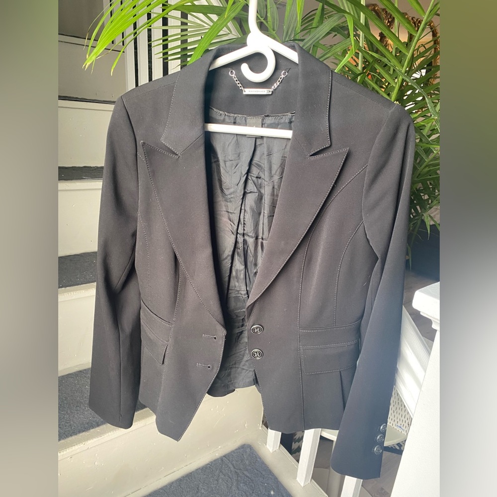Women’s size 6 blazer, brand White|Black
